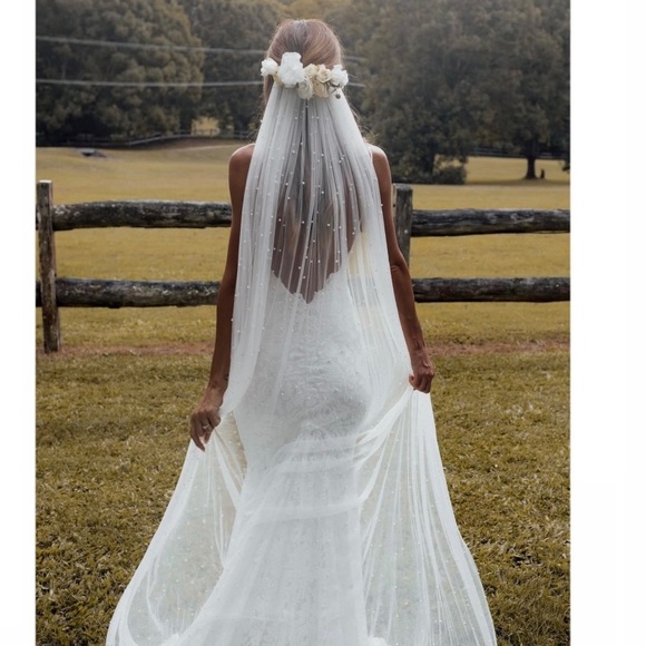Onetier Elbow Bridal Veil 